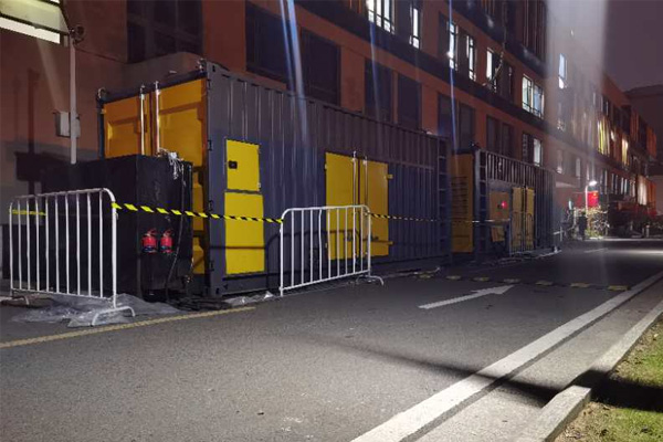 宝安柴油发电机组的输出电压是如何调节的？