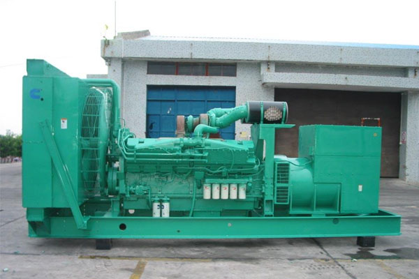 宝安工厂发电机应急发电时如何更准确地检查发电机状态？