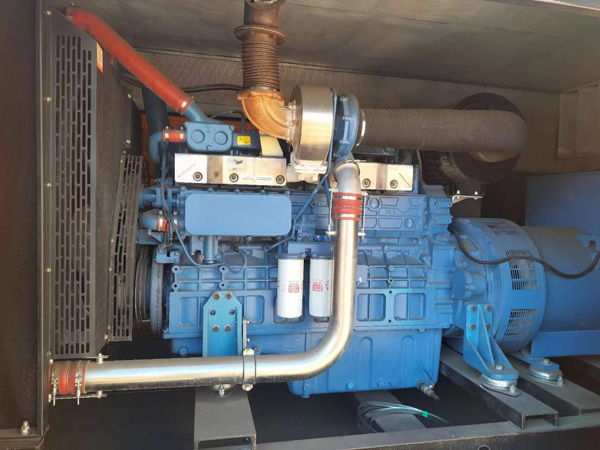 宝安燃油消耗率与进气温度的具体关系是什么？