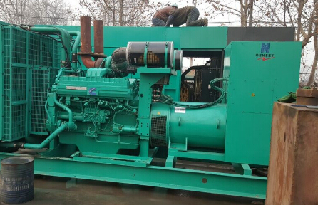 宝安发电机组如何判断水冷式机油散热器内部是否需要清洗？